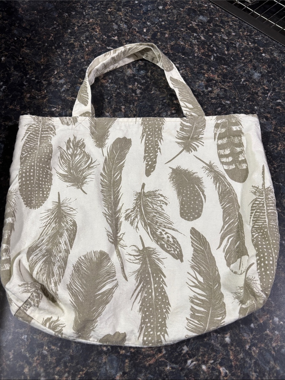 🚨 Handmade Neutral Feather-Print Canvas Tote Bag 🚨 LAST CHANCE - Picture 2 of 7